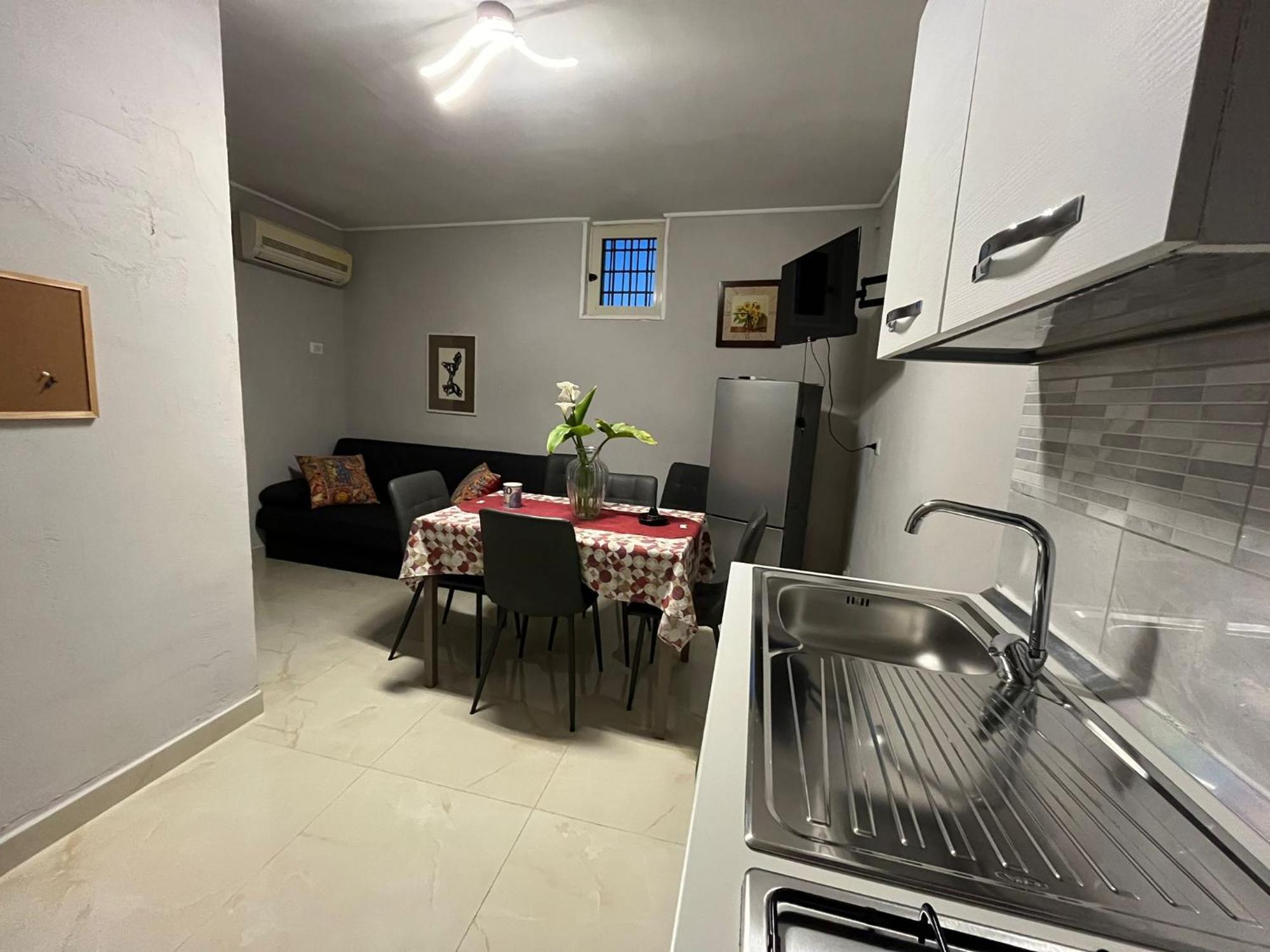 Holiday-Caroline Apartment 폼페이 외부 사진